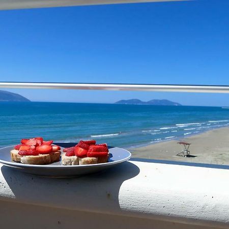 On The Beach Vlorë 외부 사진